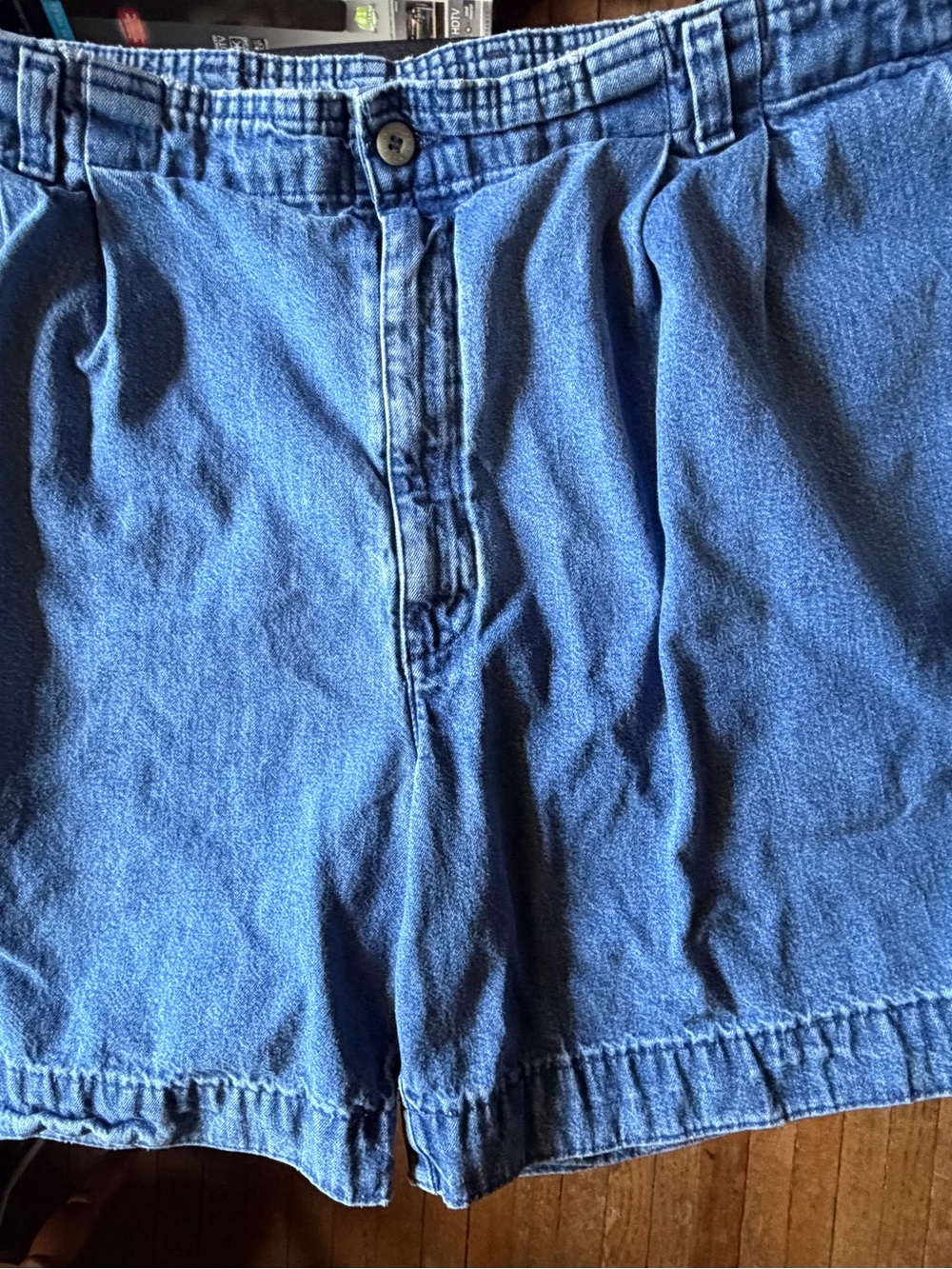 Dockers Men's Blue Denim Pleated Jean Shorts Size 42